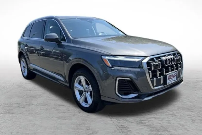 2025 Audi Q7 45 Premium photo 1