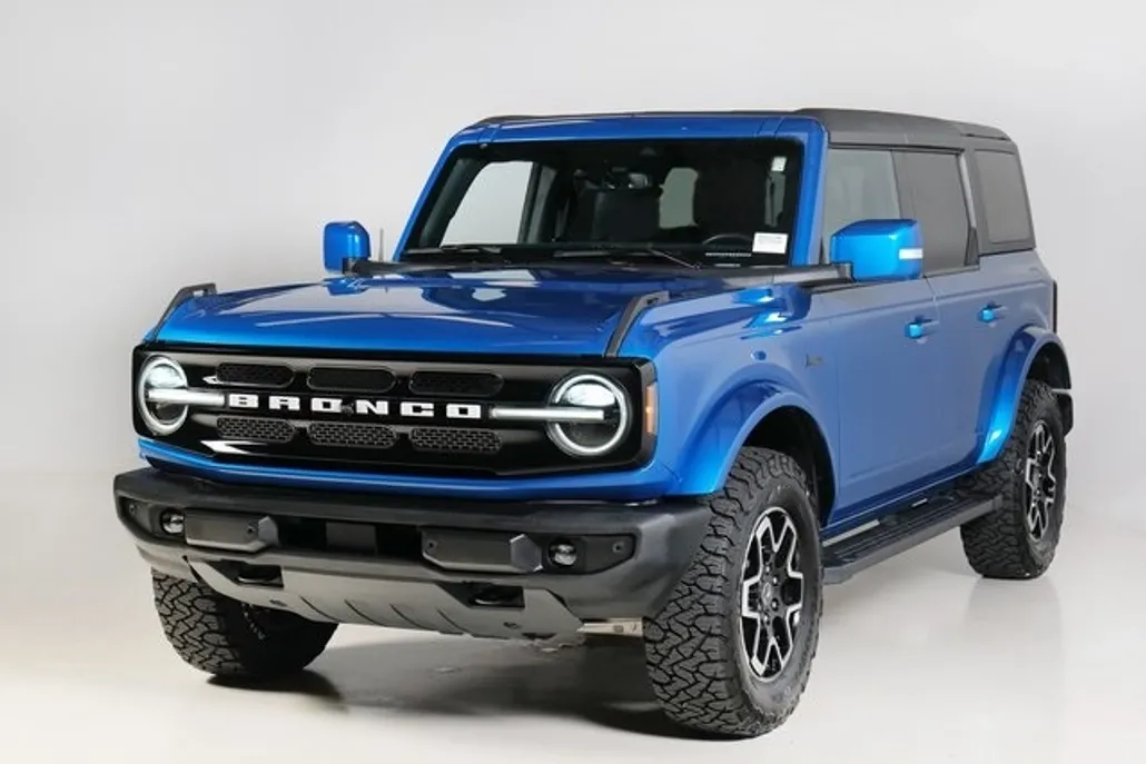 2022 Ford Bronco Outer Banks photo 1