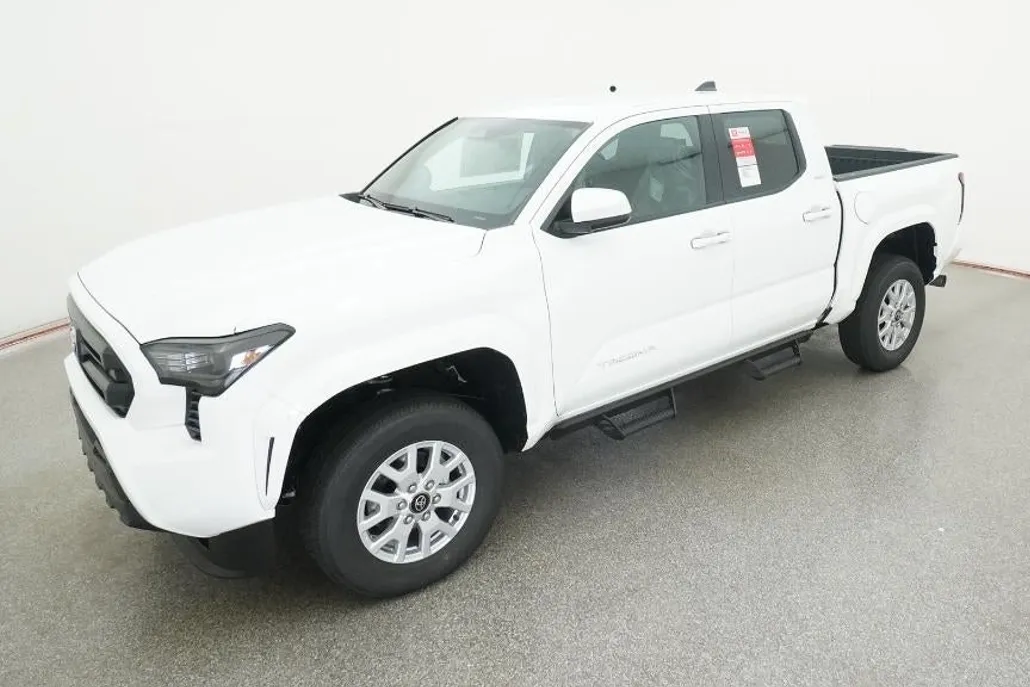 2025 Toyota Tacoma SR5 photo 1