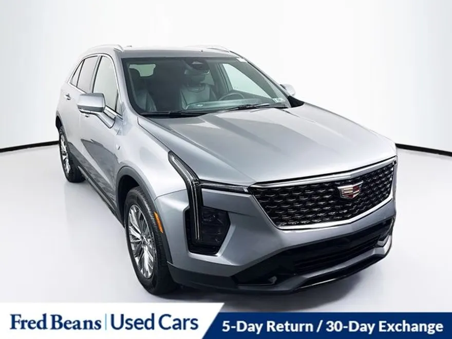 2025 Cadillac XT4 Premium Luxury photo 1