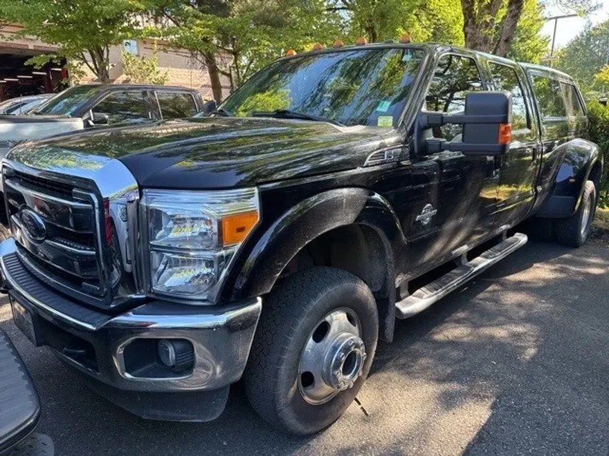 2016 Ford F-350 Lariat photo 1