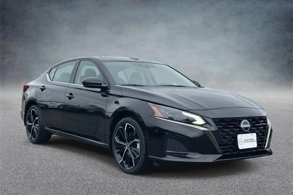 2025 Nissan Altima SR photo 1