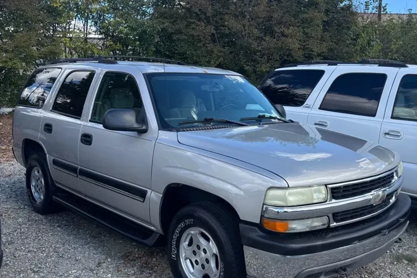 2004 Chevrolet Tahoe photo 1