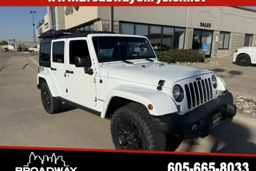 2016 Jeep Wrangler Unlimited Sahara photo 1