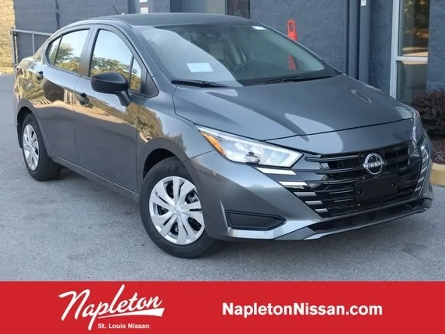 2025 Nissan Versa 1.6 S photo 1