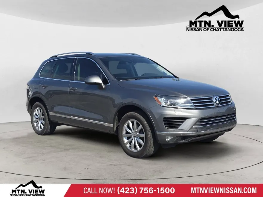 2017 Volkswagen Touareg Sport photo 1
