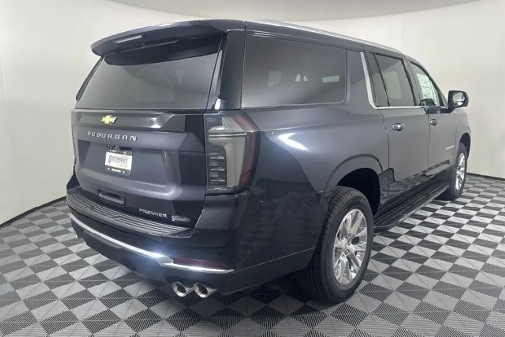 2025 Chevrolet Suburban Premier photo 1