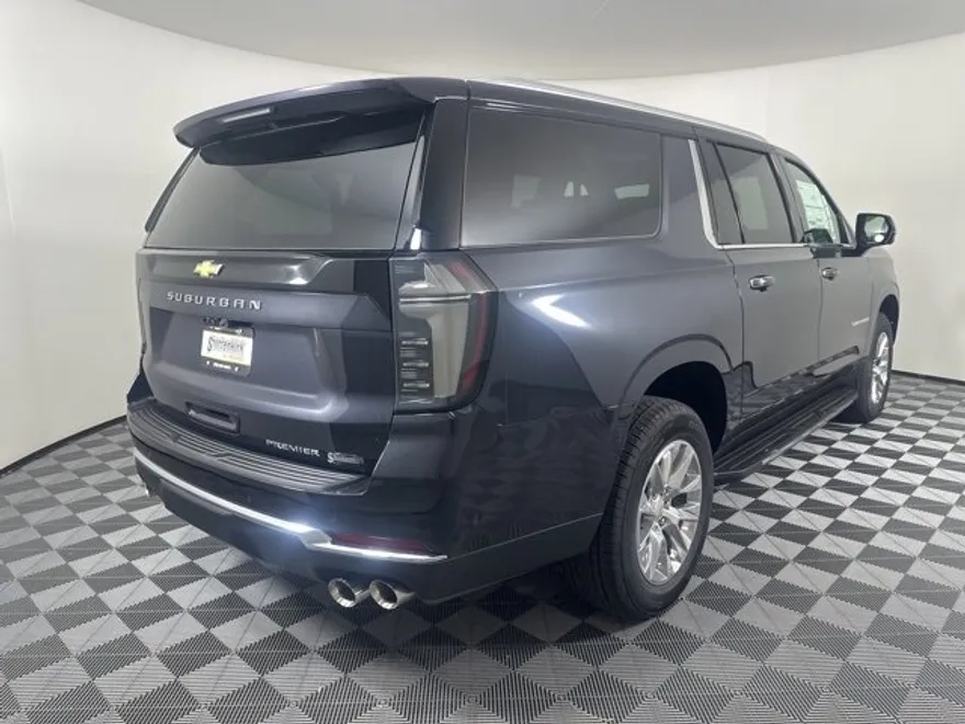 2025 Chevrolet Suburban Premier photo 1