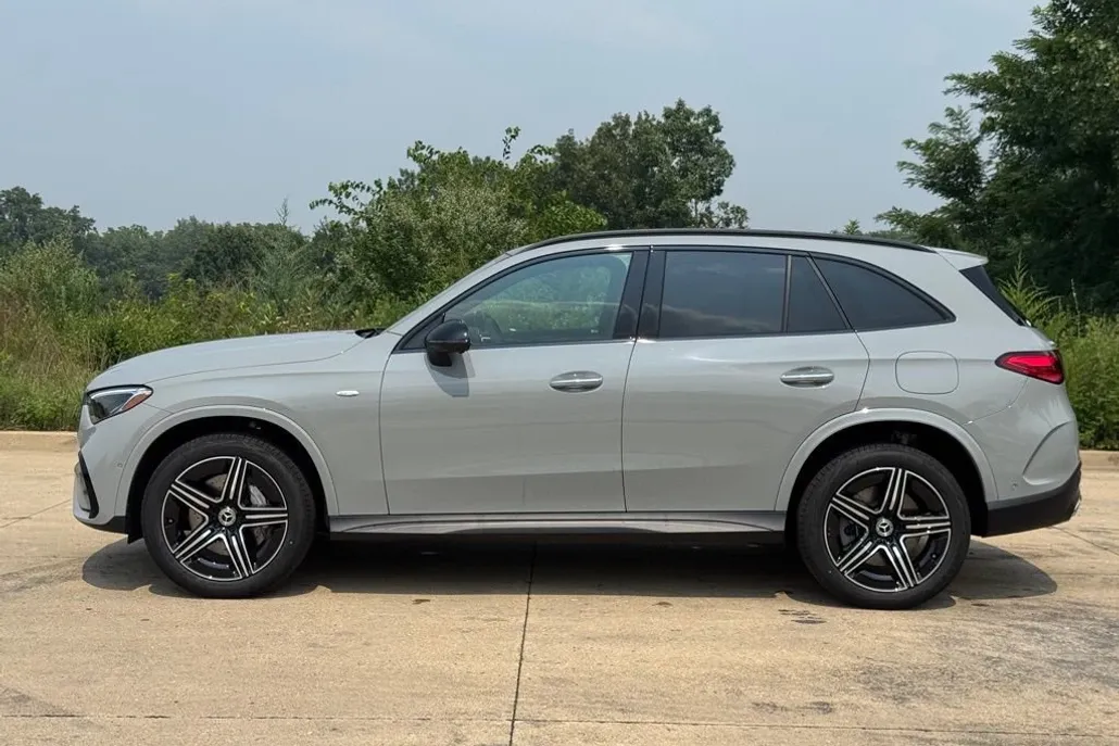 2025 Mercedes Benz GLC 350e 4MATIC photo 1