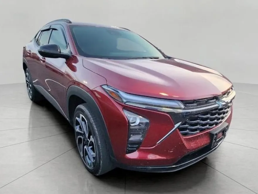 2024 Chevrolet Trax photo 1