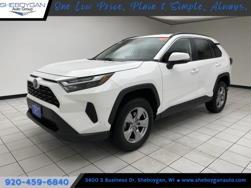 2022 Toyota RAV4 XLE photo 1