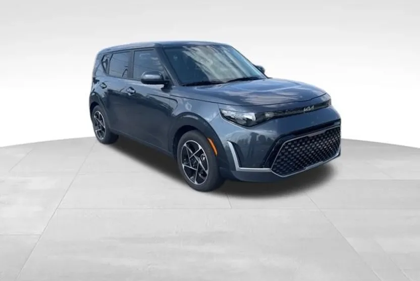 2024 Kia Soul EX photo 1