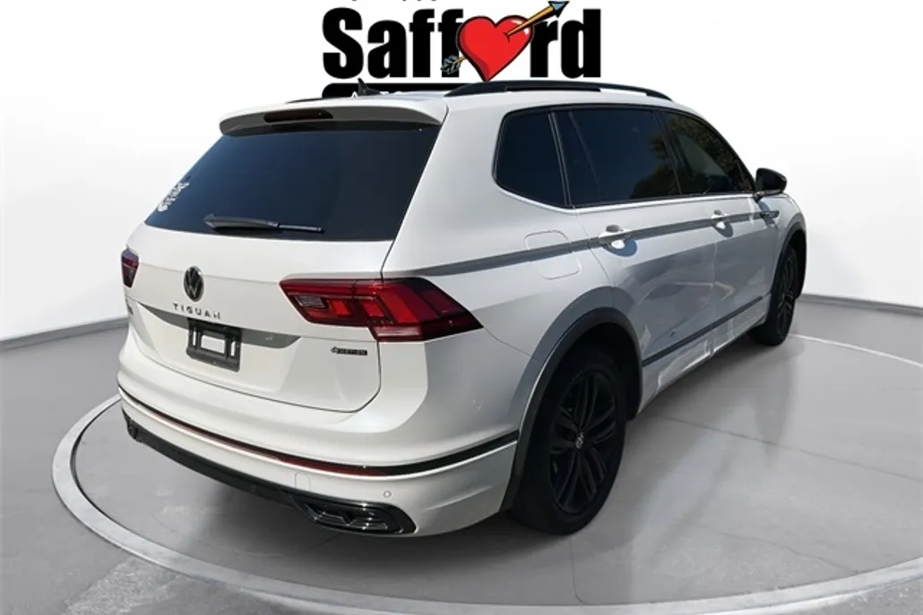 2022 Volkswagen Tiguan SE R-Line Black photo 1