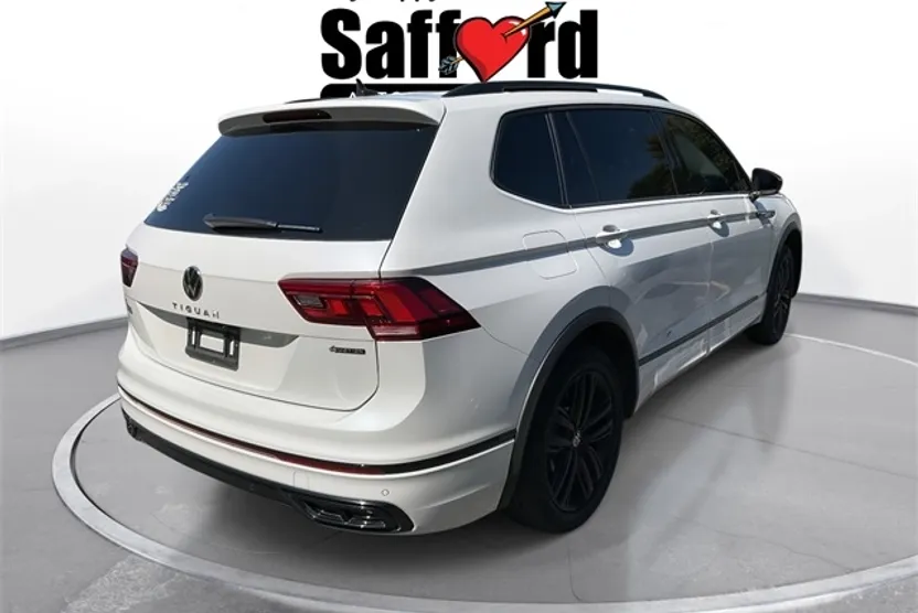 2022 Volkswagen Tiguan SE R-Line Black photo 1