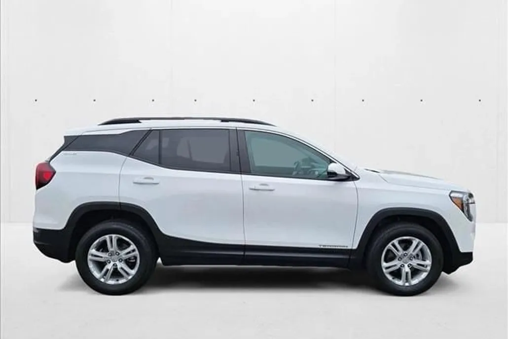 2023 Gmc Terrain SLE photo 1