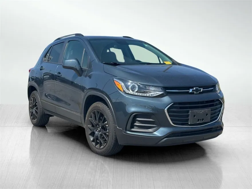 2022 Chevrolet Trax LT photo 1