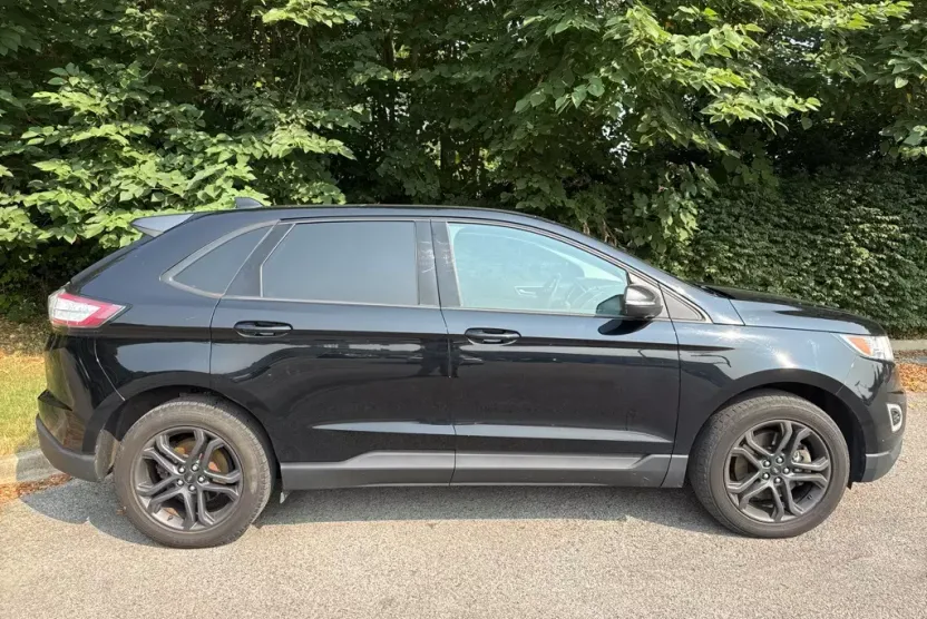 2018 Ford Edge SEL photo 1