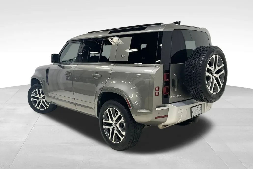 2022 Land Rover Defender XS Edition photo 1