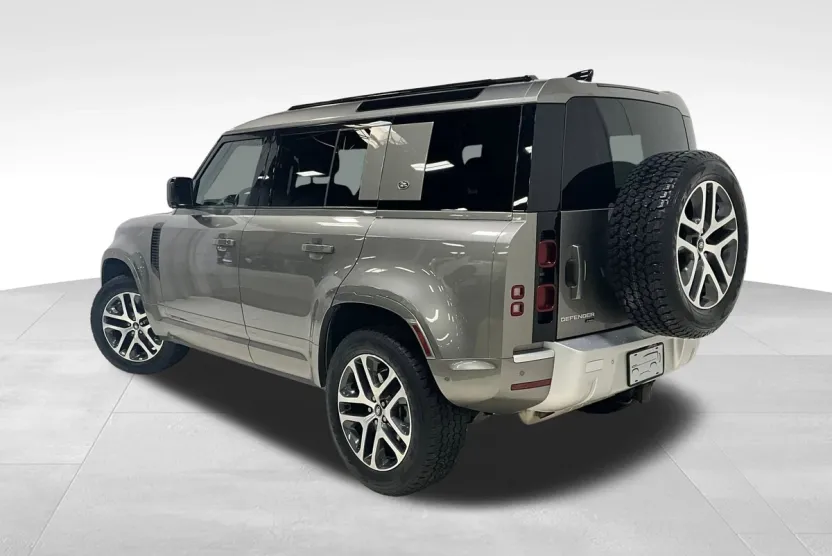 2022 Land Rover Defender XS Edition photo 1