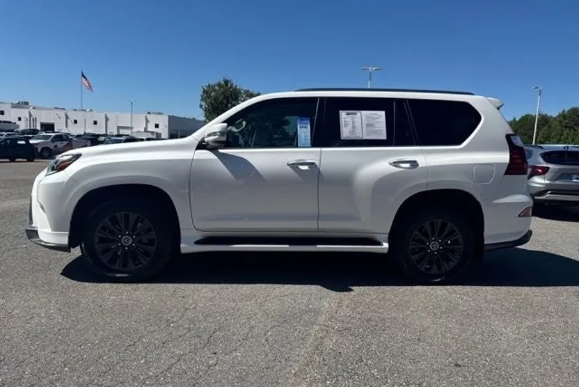 2022 Lexus GX 460 photo 1
