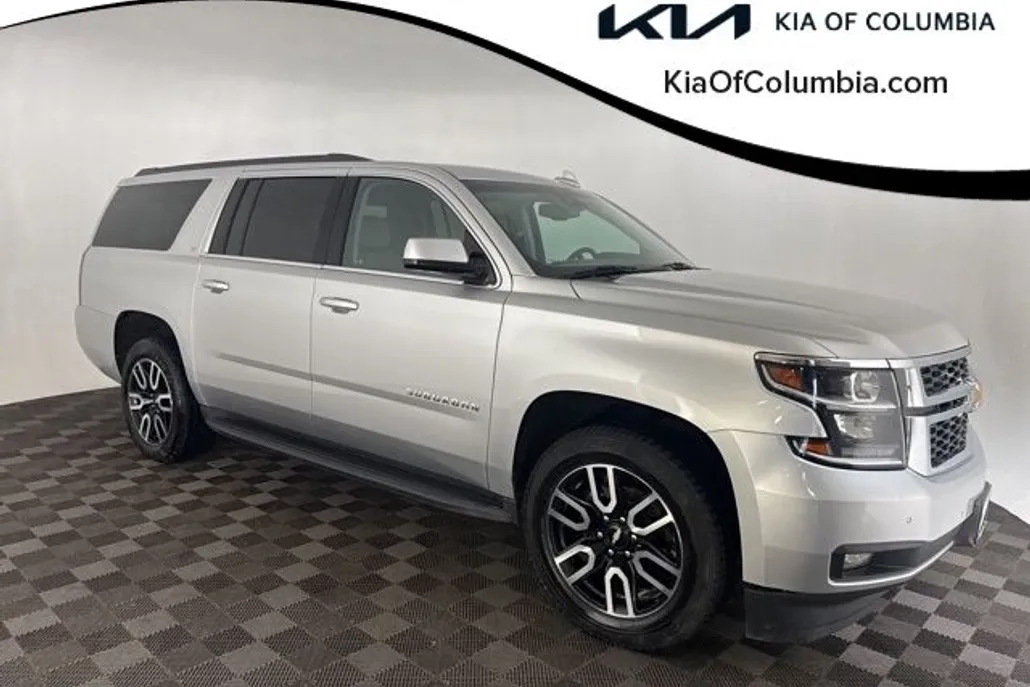 2019 Chevrolet Suburban LT photo 1