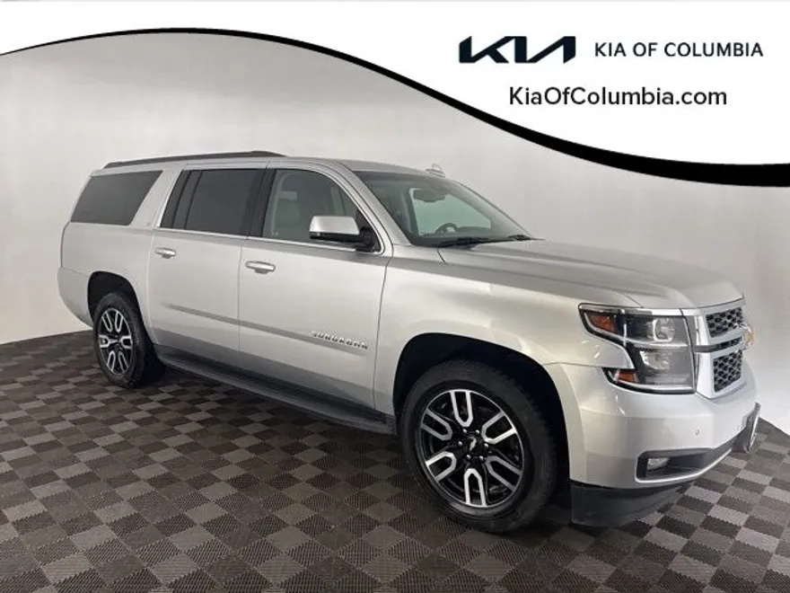 2019 Chevrolet Suburban LT photo 1