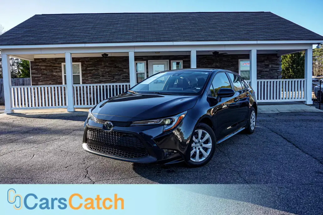 2020 Toyota Corolla LE photo 1
