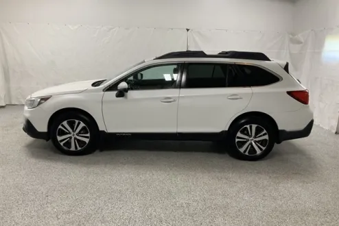 2018 Subaru Outback 3.6R Limited photo 2