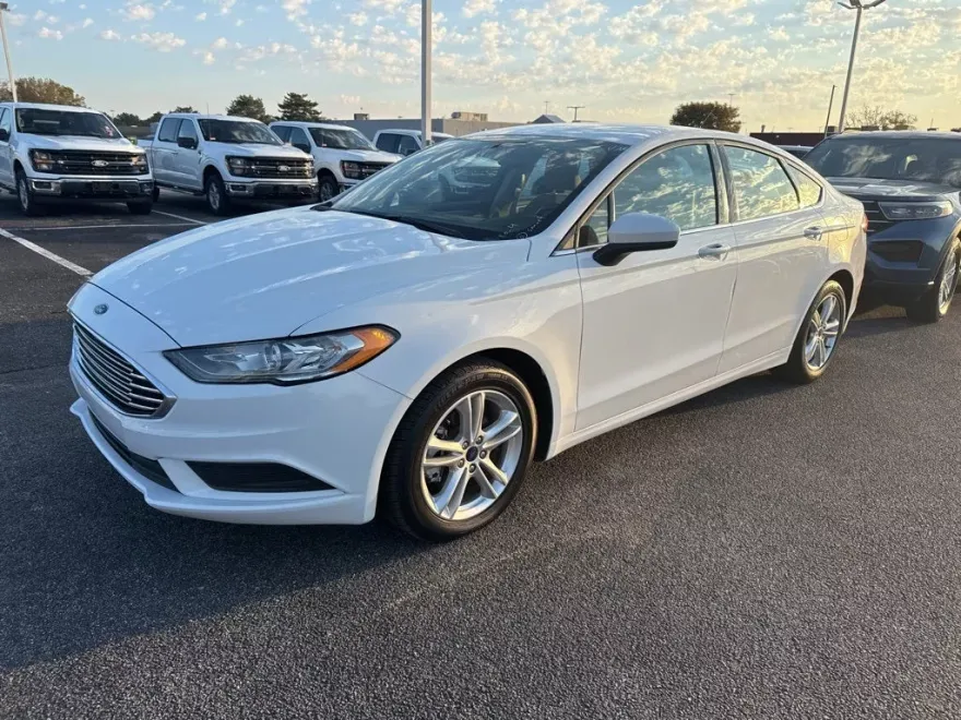 2018 Ford Fusion SE photo 1
