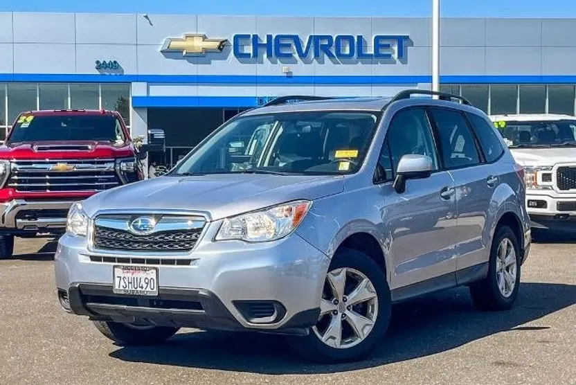 2016 Subaru Forester 2.5i Premium photo 1