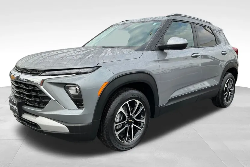 2024 Chevrolet Trailblazer LT photo 1