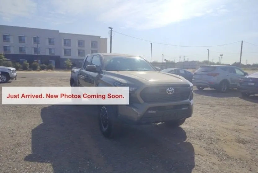 2025 Toyota Tacoma TRD Off-Road photo 1