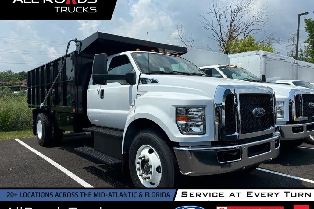 2025 Ford F-650 Base photo 1