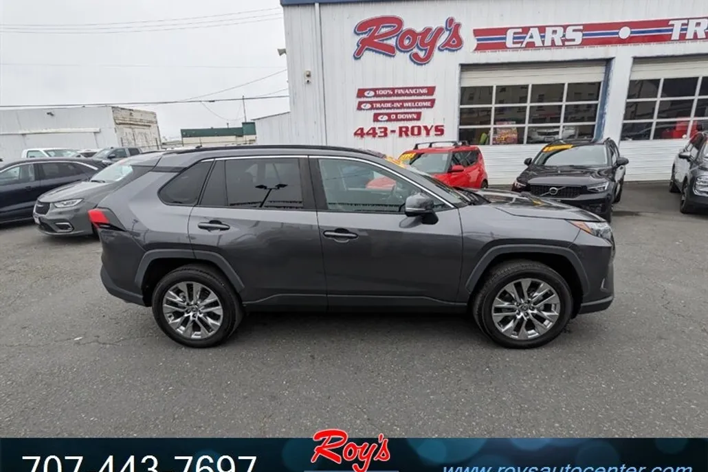 2022 Toyota RAV4 XLE Premium photo 1