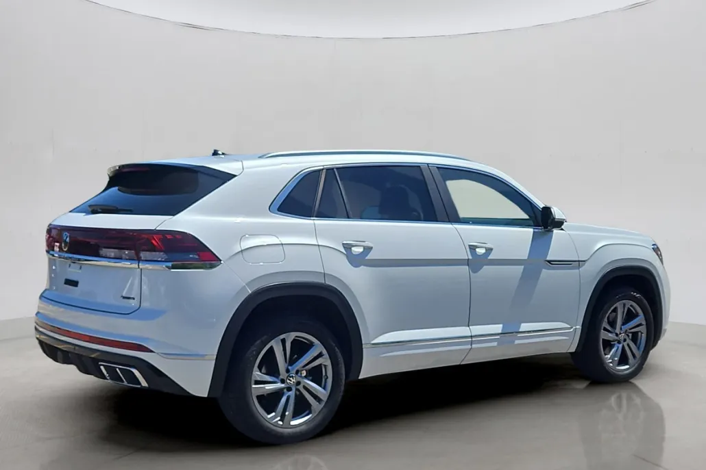 2024 Volkswagen Atlas Cross Sport SEL R-Line photo 1