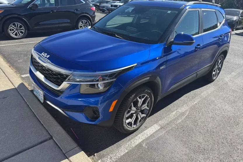 2022 Kia Seltos EX photo 1