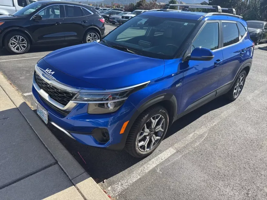 2022 Kia Seltos EX photo 1
