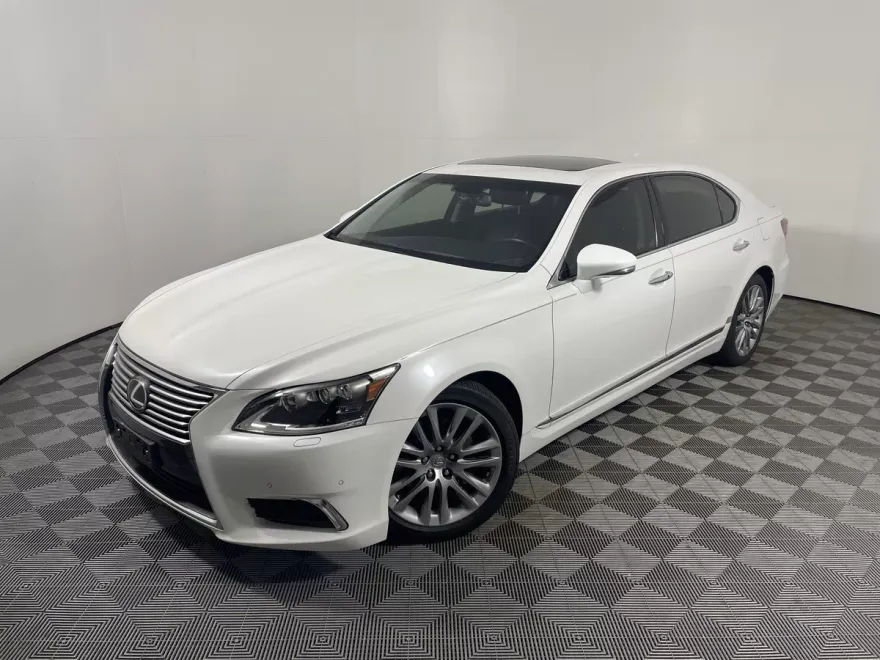 2014 Lexus LS 460 L photo 1