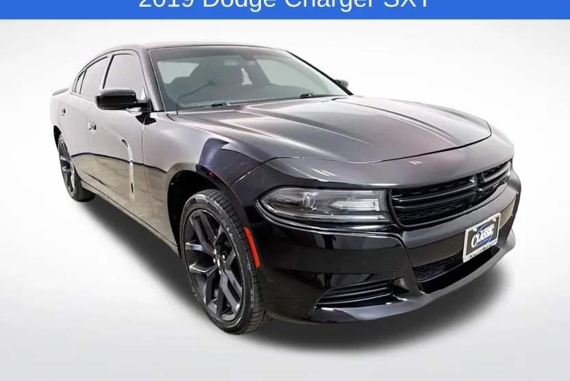 2019 Dodge Charger SXT photo 1
