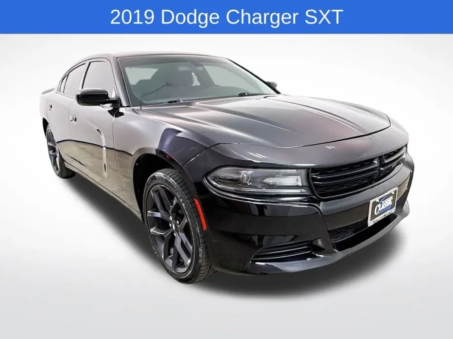 2019 Dodge Charger SXT photo 1