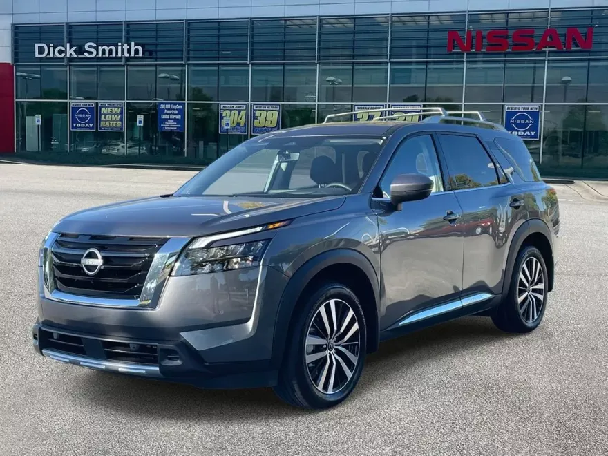 2025 Nissan Pathfinder Platinum photo 1