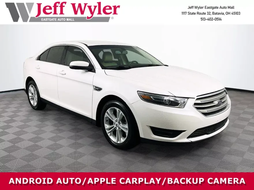 2017 Ford Taurus SEL photo 1
