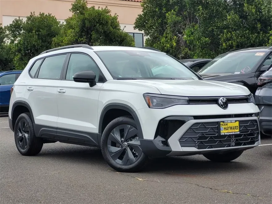 2025 Volkswagen Taos S photo 1