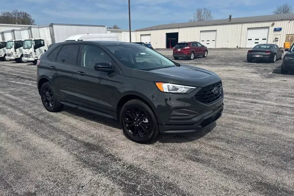 2024 Ford Edge SE photo 1