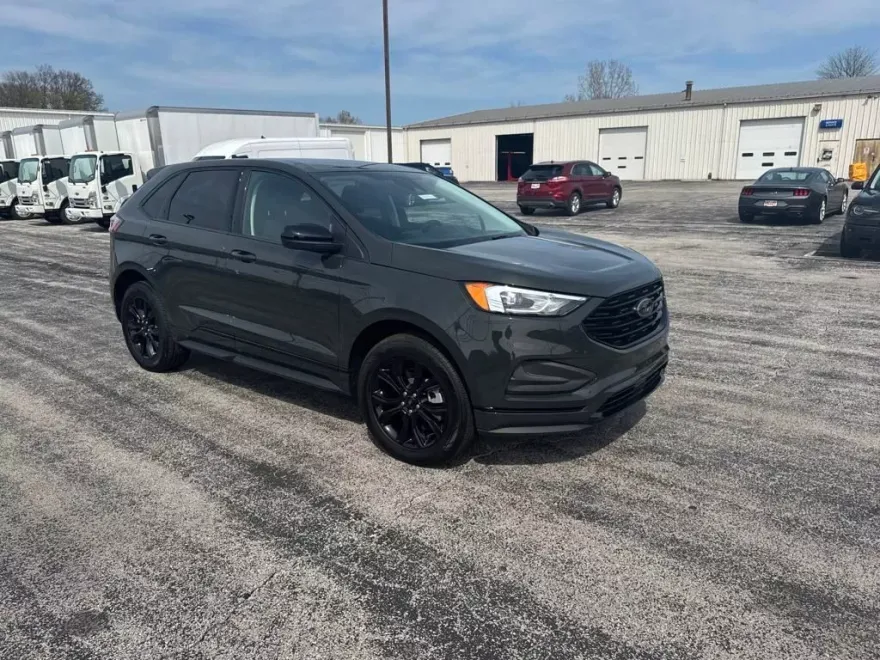 2024 Ford Edge SE photo 1