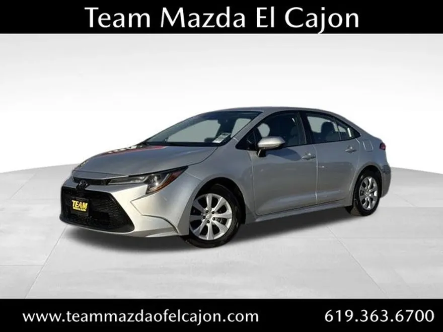 2021 Toyota Corolla LE photo 1