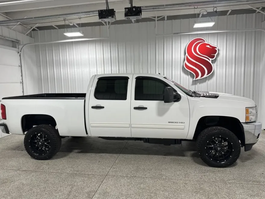 2011 Chevrolet Silverado 2500HD LT photo 1