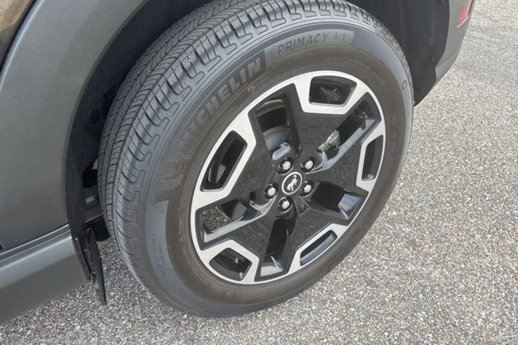 2021 Ford Bronco Sport Outer Banks photo 1