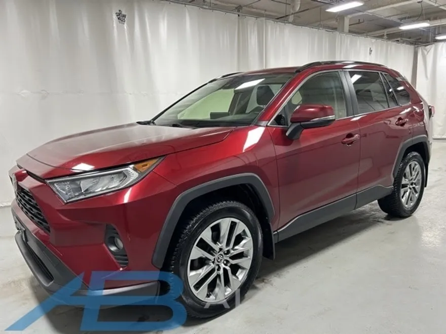 2021 Toyota RAV4 XLE Premium photo 1