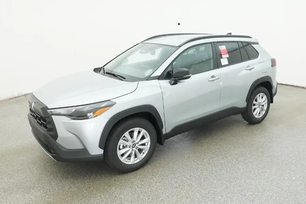 2026 Toyota Corolla Cross LE photo 1